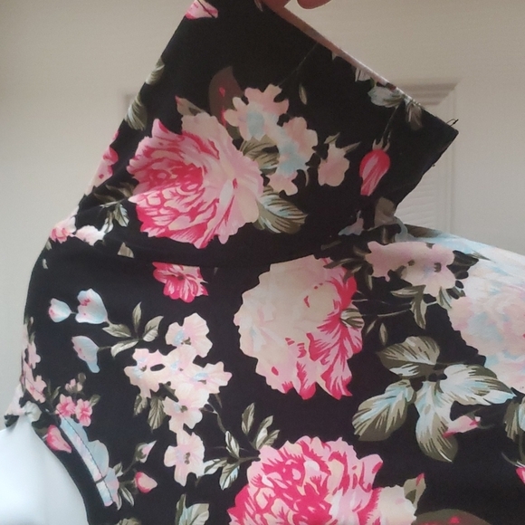 4/$30 Soatrld black short-sleeved dress with floral design size XL. ** - Picture 7 of 14